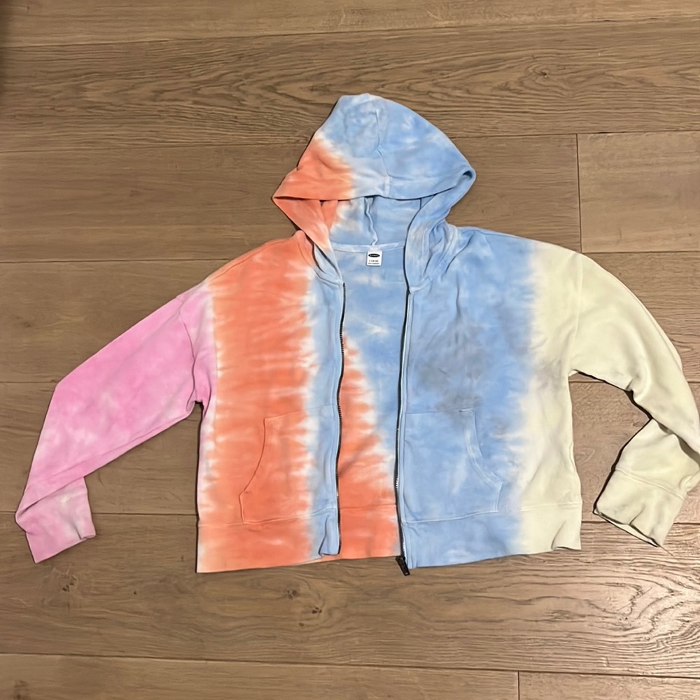 Cropped zip-up hoodie. Sizes 10-12. Tie die.